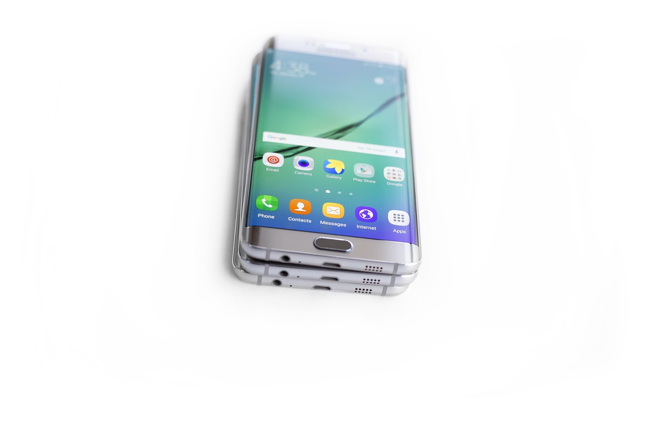 三星Galaxy S7 Edge 7100白色款閃耀登場，最新報價一覽