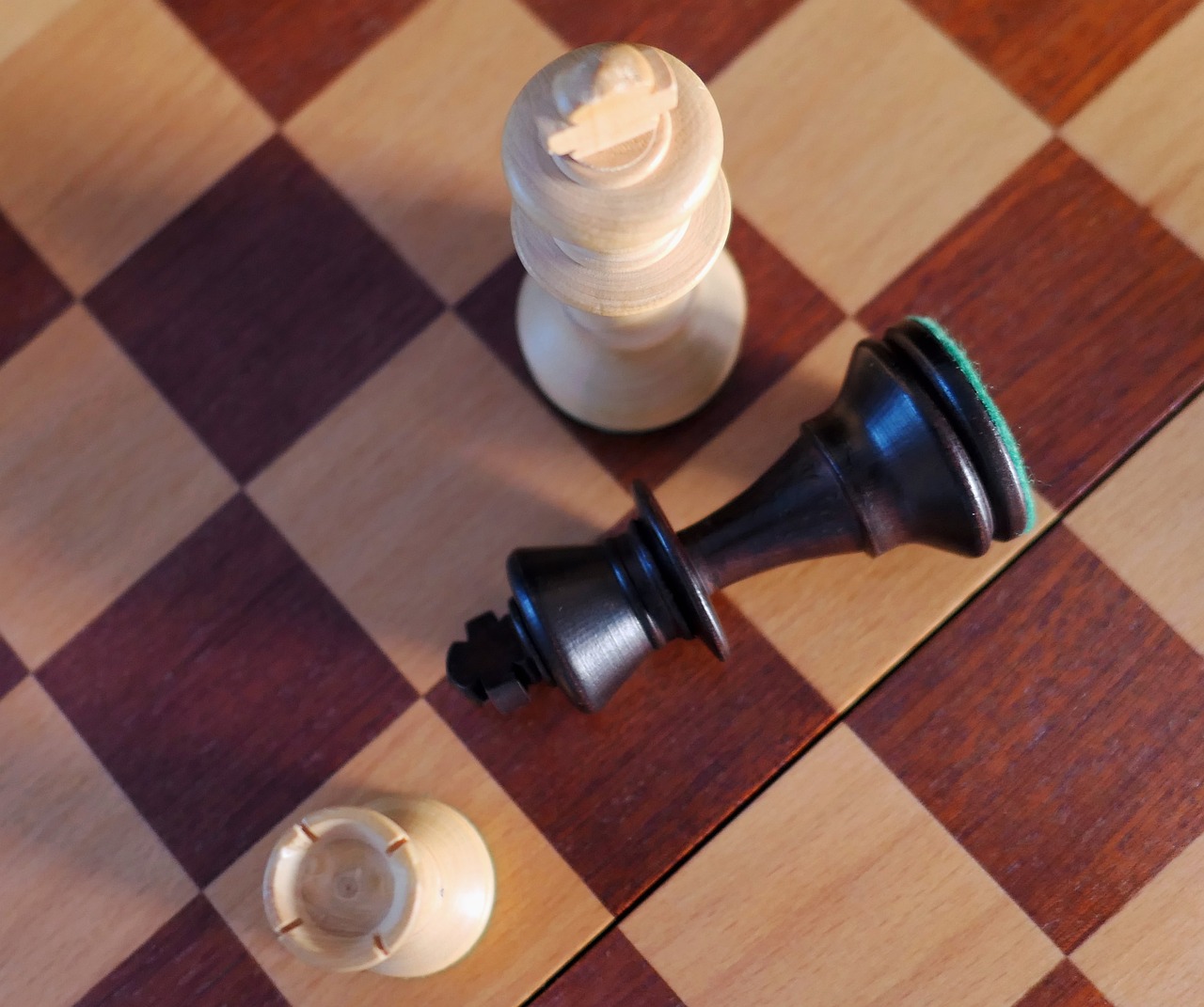 最新中國(guó)象棋比賽規(guī)則概述與解析