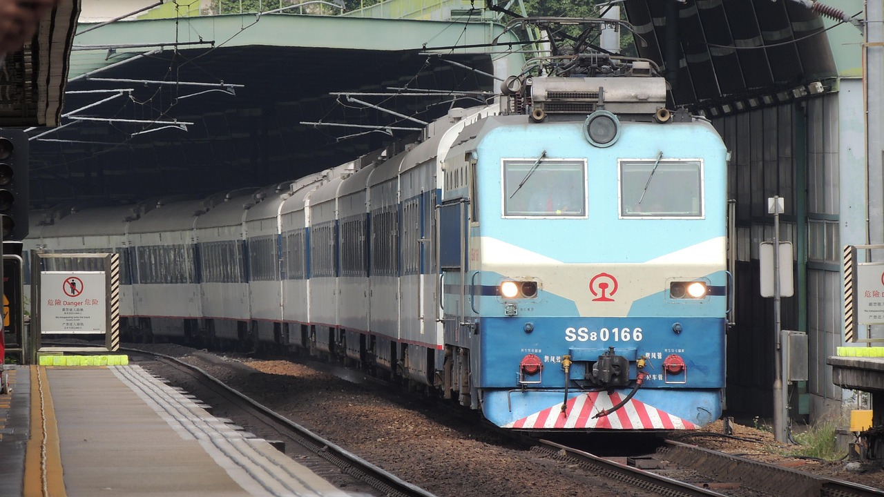 五菱燃油觀光車最新款，現(xiàn)代都市便捷與舒適的探索之旅