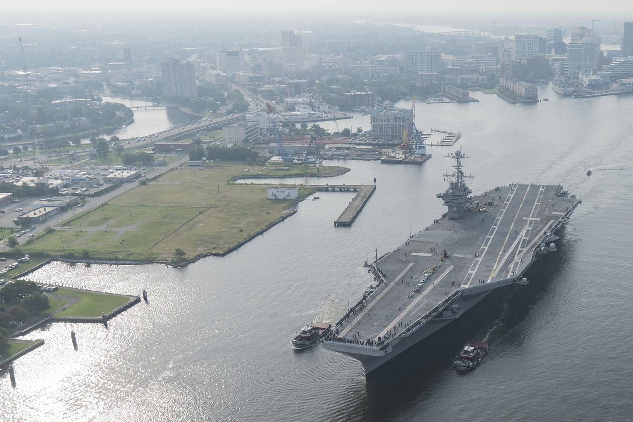 中國海軍第三艘航母福建艦最新進展，艦島安裝工作順利進行