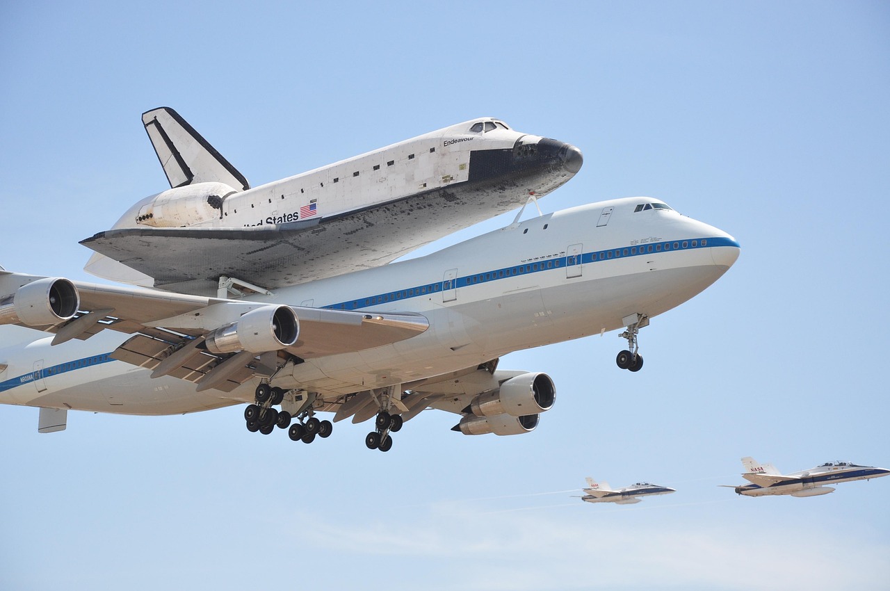 探索航空技術(shù)革新，最新飛機(jī)與未來展望